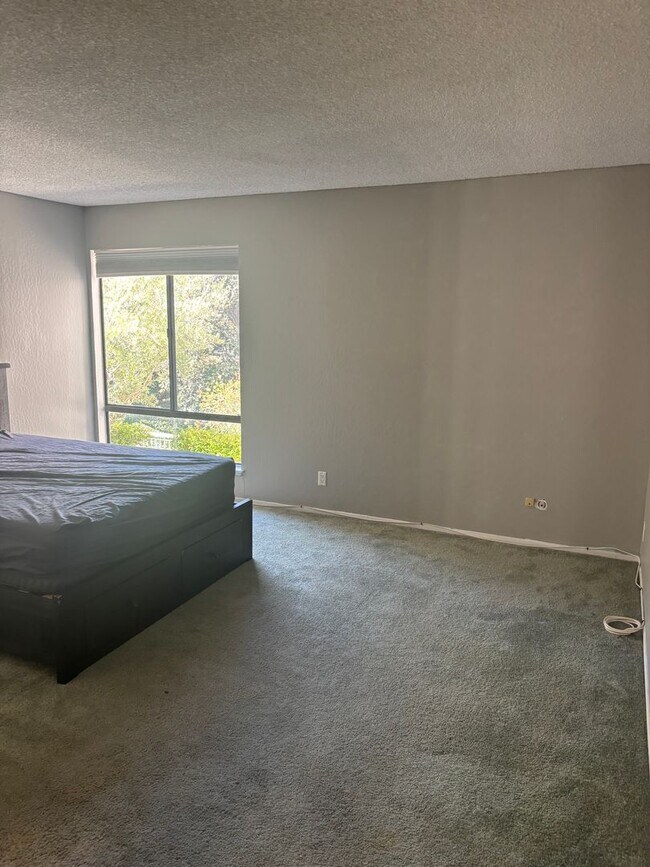 Photo - Spacious Upgraded Condo in The Keys – Waln... Unit 303