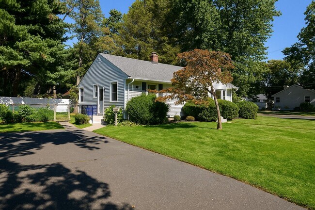 Photo - 361 Meadowbrook Ave