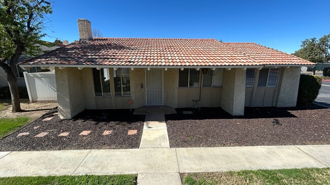 Charming 2-Bed, 2-Bath Furnished Home in H... - Charming 2-Bed, 2-Bath Furnished Home in H...