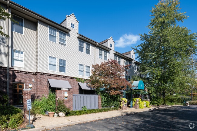 Photo - Pacific Place