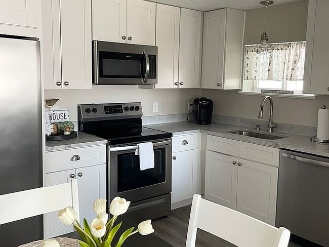 7 Duston Ave Unit D