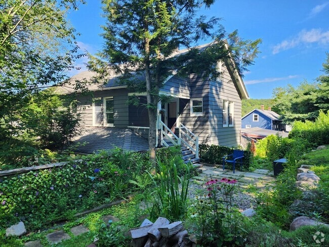 Building Photo - 54 W Branchville Rd Rental