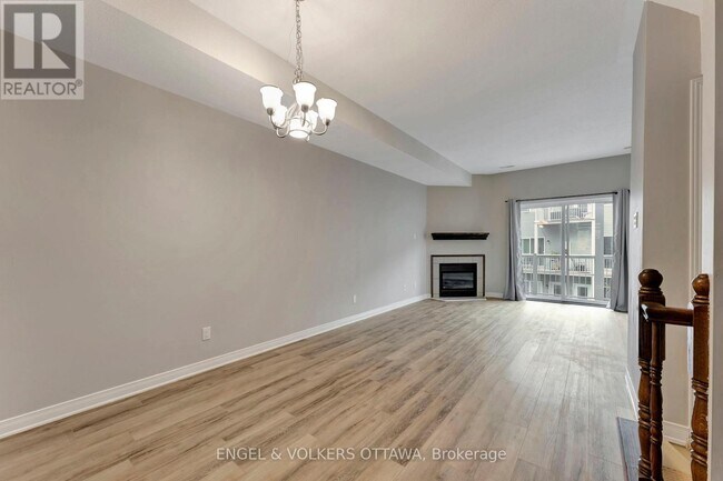 Photo - 949 Cummings Ave