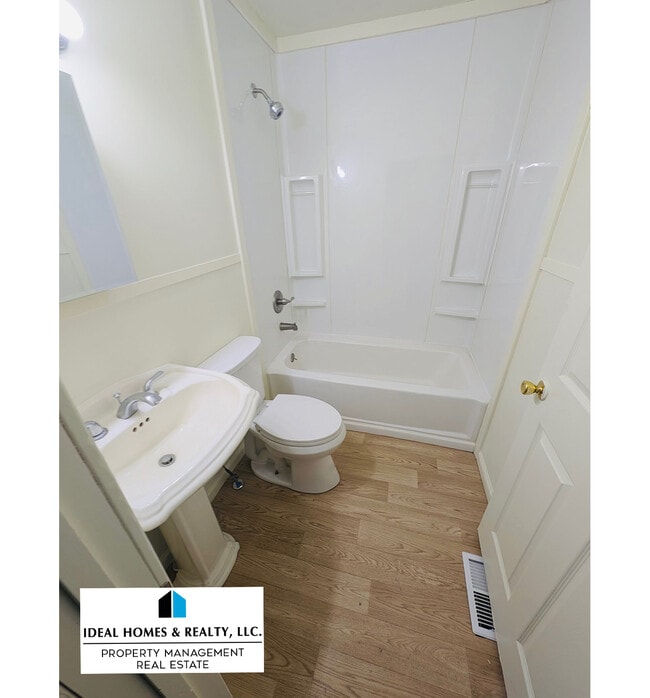 Photo - 1169 Terry Ave