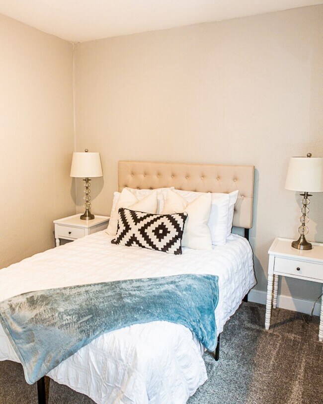 Photo - Cozy 2-Bedroom Home Near Sacred Heart, Shriners, and Deaconess