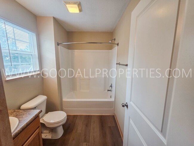 Photo - Summer Special! 2-Bedroom, 2.5-Bath Townhome in Urbandale with 2-Car Attached Garage