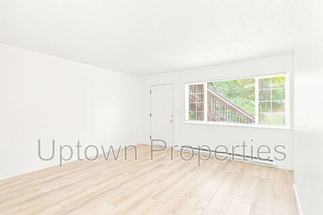 Photo - 1420 SW Bertha Blvd