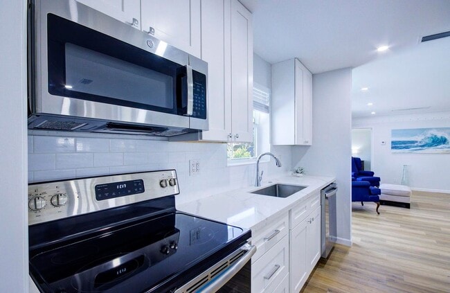 Photo - 1950 NE 30th St