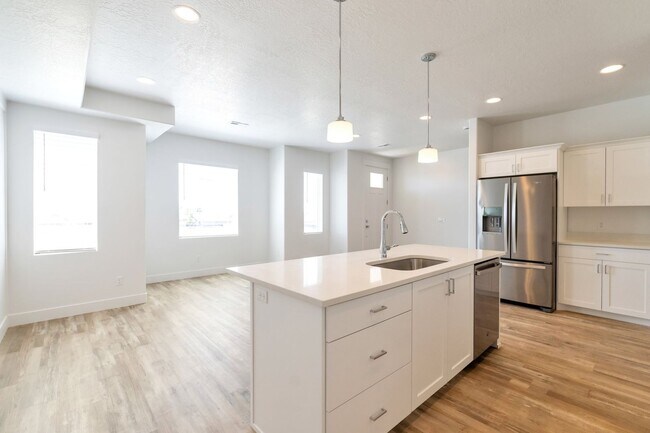 Photo - Enormous 3 Bed - 2 Bath Pet Friendly Townhome with Large Unfinished Basement! - Available on Augu...