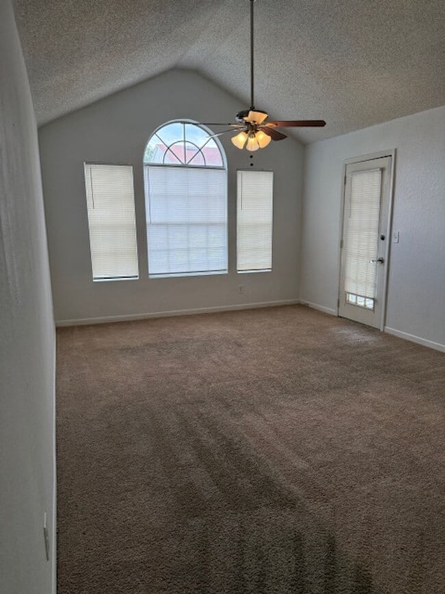 Building Photo - LEXINGTON PLACE ONE BEDROOM CONDO Unit 1325