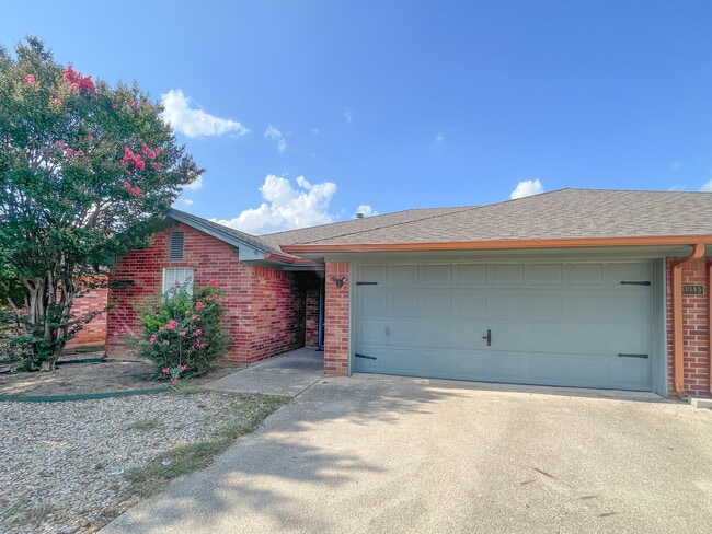 Photo - 10145 Valencia Dr