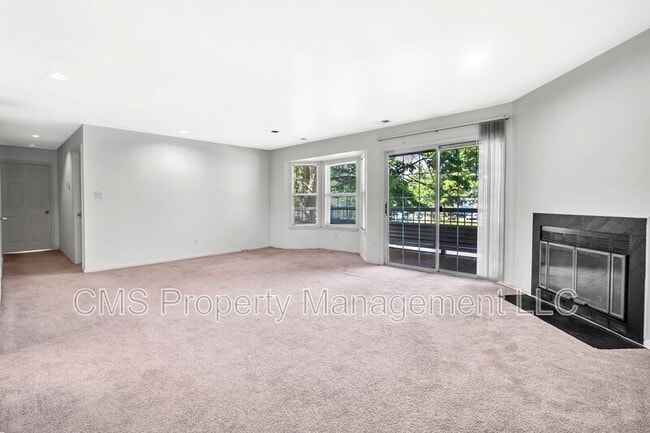 Photo - 302 Trinity Ct Unit 8