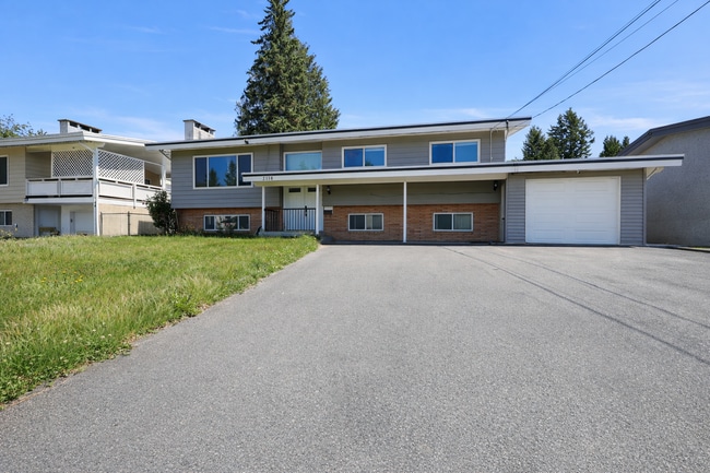 Photo - 2114 Bakerview St