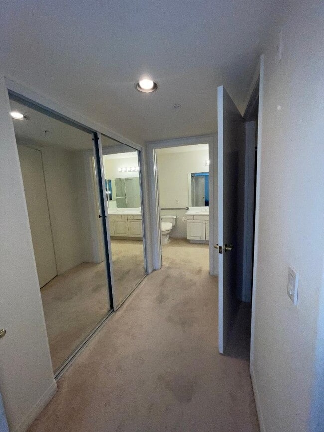 17735 Kinzie St Unit 201