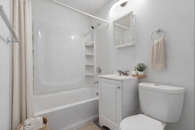 Photo - 2 Bedrooms Townhouse in Midland, PA! APPLY NOW!!