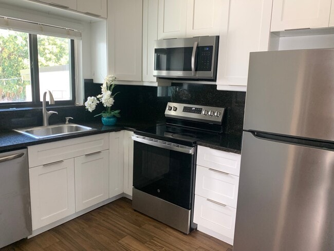 Photo - 1975 SW 17th Ct