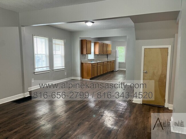 Photo - Spacious Upstairs Loft with Bathroom!