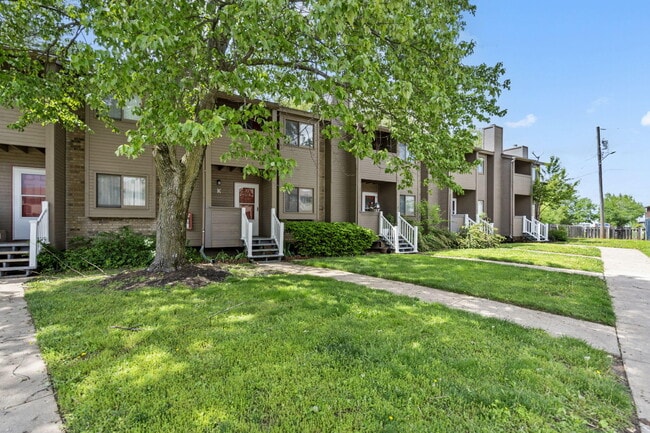 Photo - 1711 E Walnut Lawn St