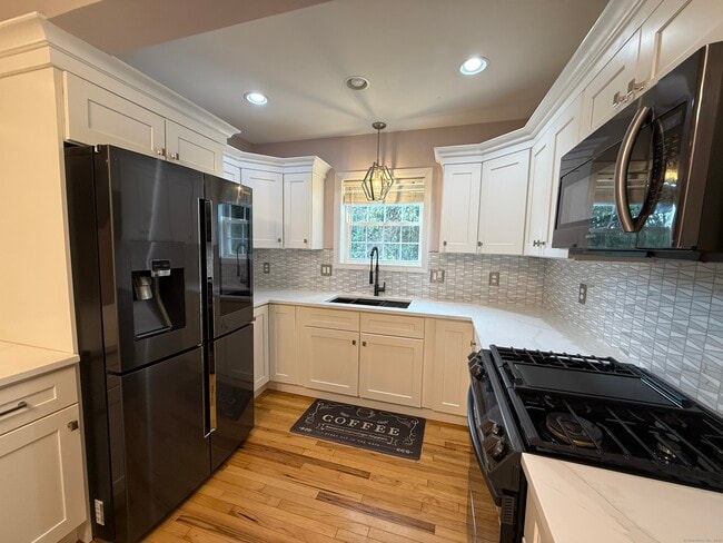 Photo - 714 Center St