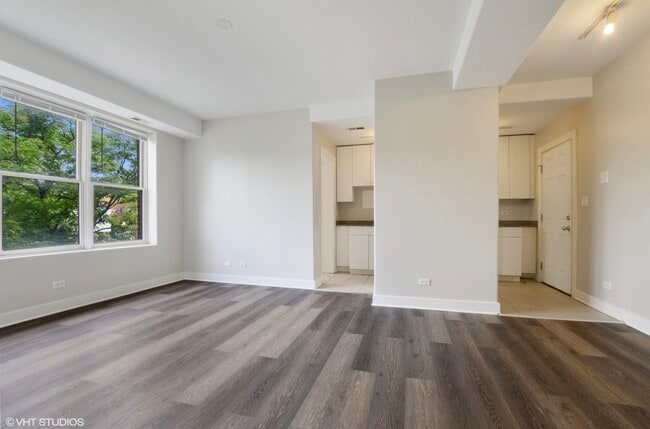 4335 W Irving Park Rd Unit 4335 W Irving Park Rd Apt 101