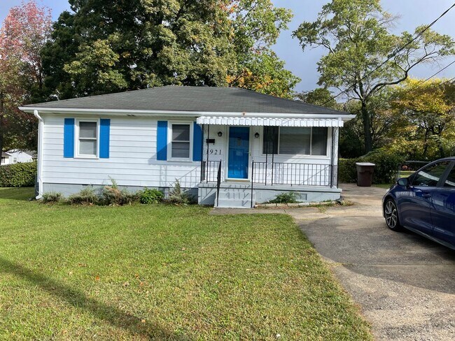 Photo - Updated 3 Bedroom- Convenient to Restaurants, Cone Hospital & Wendover Ave