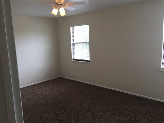 Photo - Ashbrook Manor Townhouses