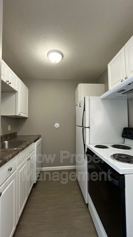 Building Photo - 1111 E Street Unit 5