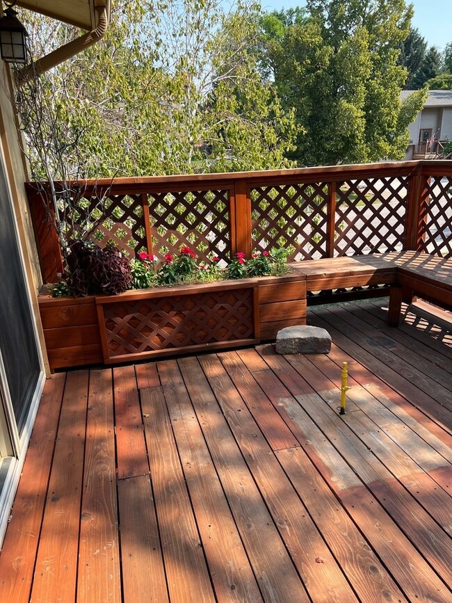 Photo - * SPOOKY SPECIAL! *  Elegant 4-Bedroom Spl...
