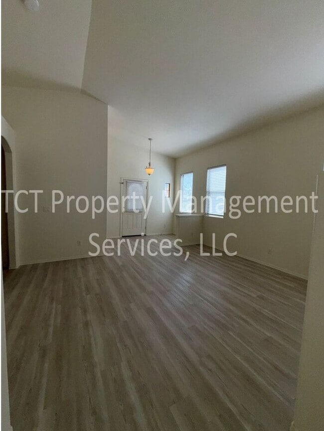 Photo - Cute 3 Bedroom In Power Ranch!