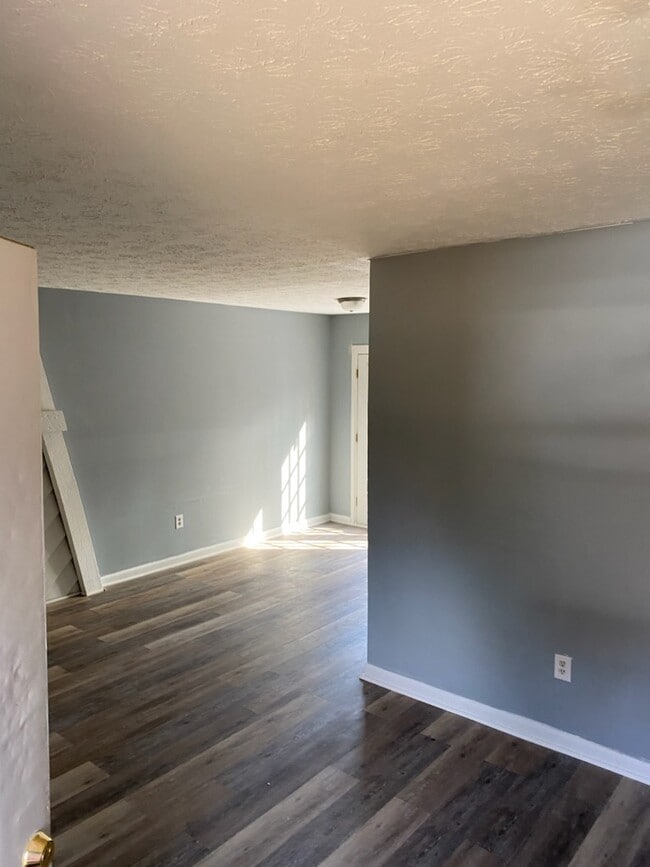 Sala de estar - 191 Smokerise Ct Unidad 1