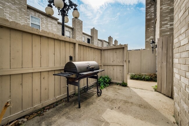Photo - 3000 Holly Hall St Unit 3000