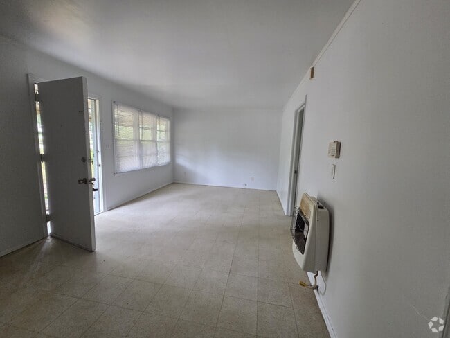 Building Photo - 161 Golden Way Rental