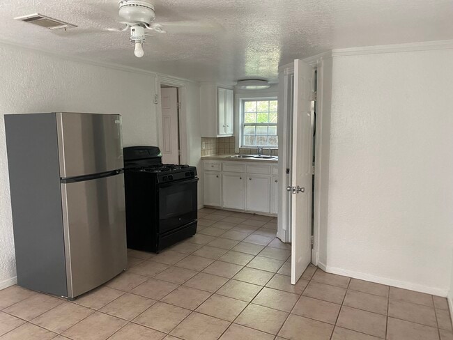 Photo - 822 Westford St Unit 1