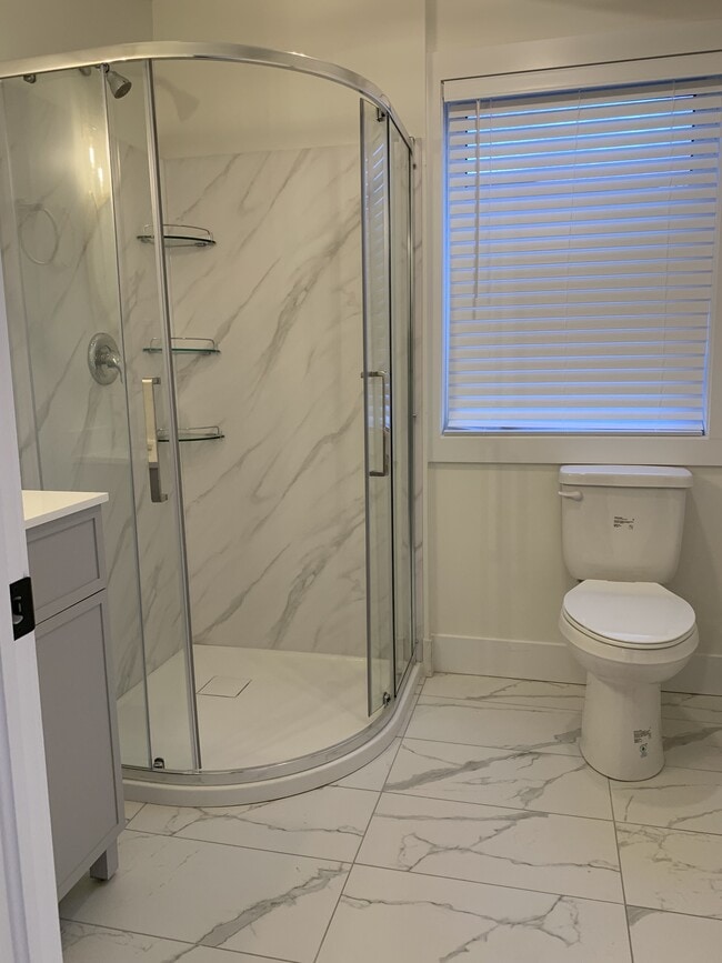 Photo - 105 Francfort Cres