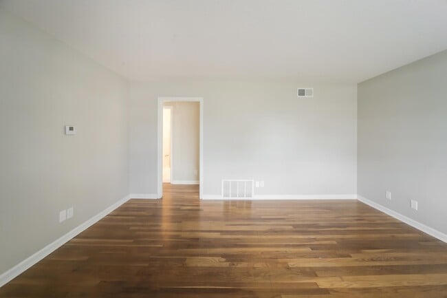 Photo - 4547 Almo Ave