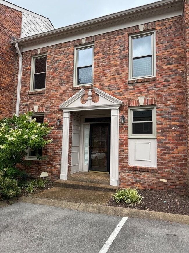 Building Photo - Green Hills living at its best. 2 BR 2.5 B... Rental