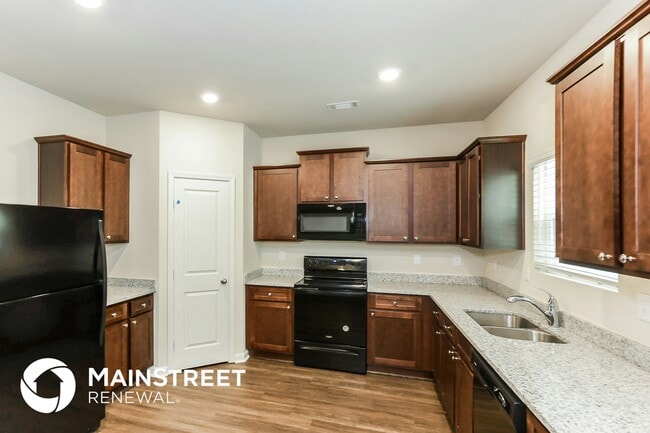 Photo - 220 Randy Trce