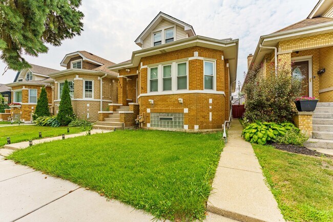 Photo - 6255 W School St