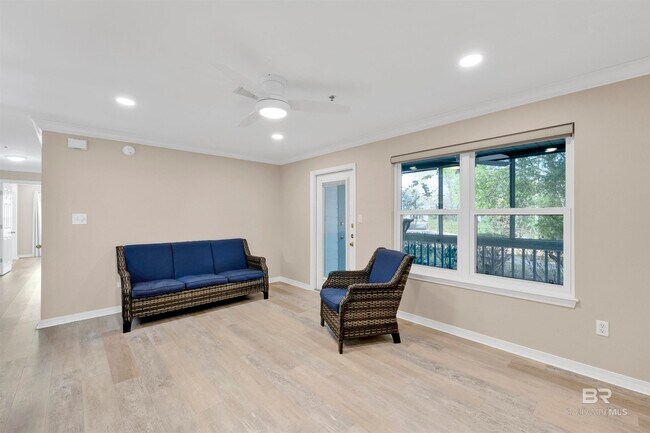 Photo - 2200 E 2nd St