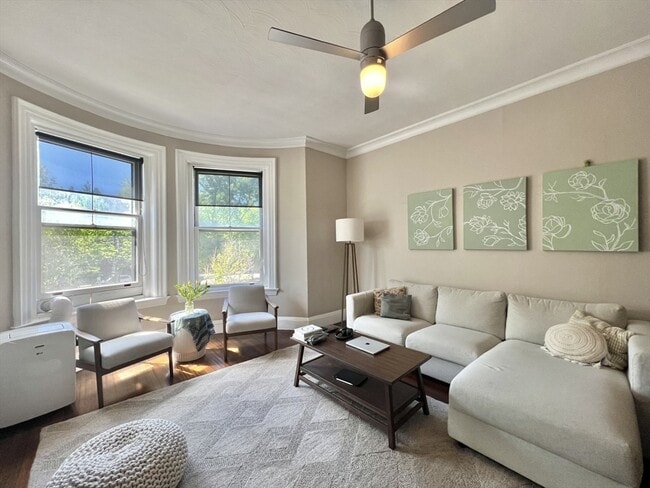 Photo - 1060 Beacon St Unidad 6