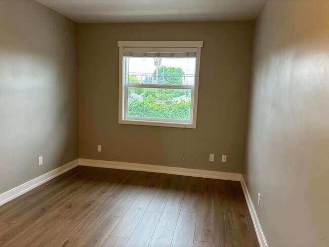 Photo - 2145 Scott St Unit 4