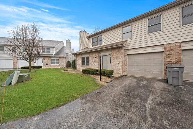 Photo - 9228 Cliffside Ln Townhome