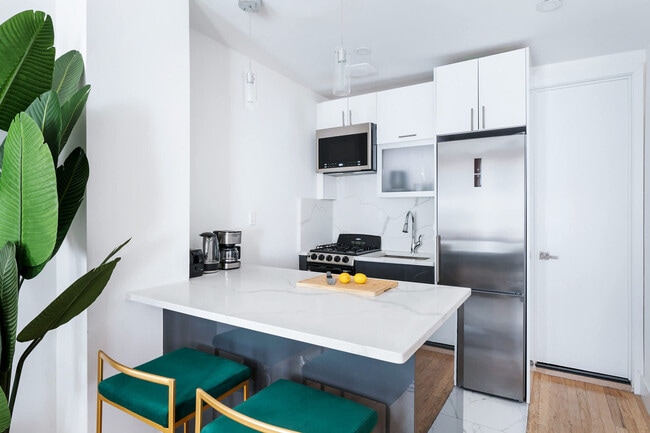 Photo - 1597 York Ave Unidad FL5-ID1021944P