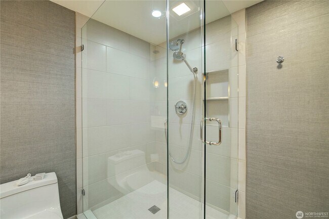 Photo - 2Bd/1.75Ba Seattle Condo Unidad 1209