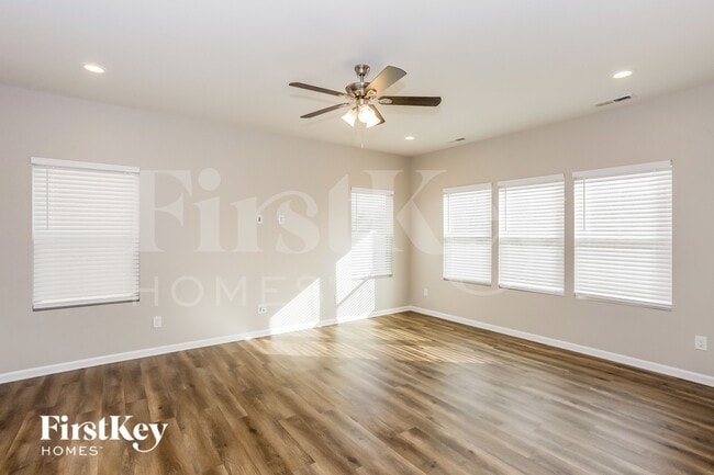 Photo - 144 Fairfield Dr