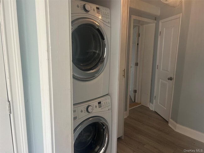 Photo - 341 E Hudson St