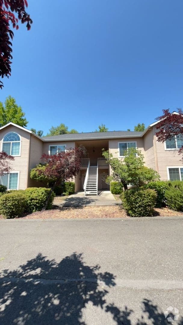 Building Photo - 3 Bedroom 2 Bath Downstairs Apartment Unit 3939D