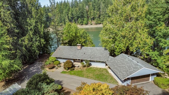 Building Photo - 3211 SE Kamilche Point Rd Rental