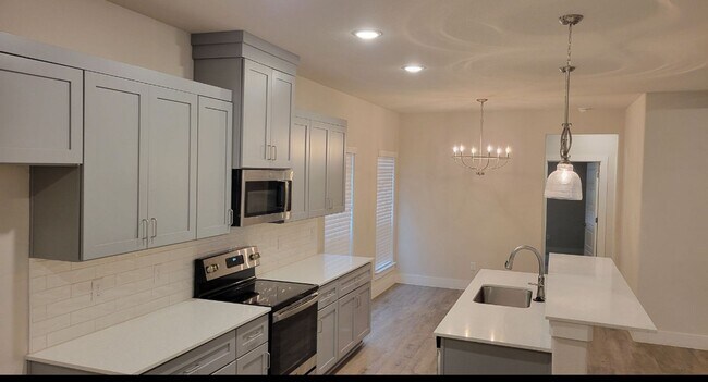 Photo - MOVE IN READY - 3/2/2 - GODLEY ISD