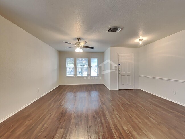 Photo - 10423 Manor Crk